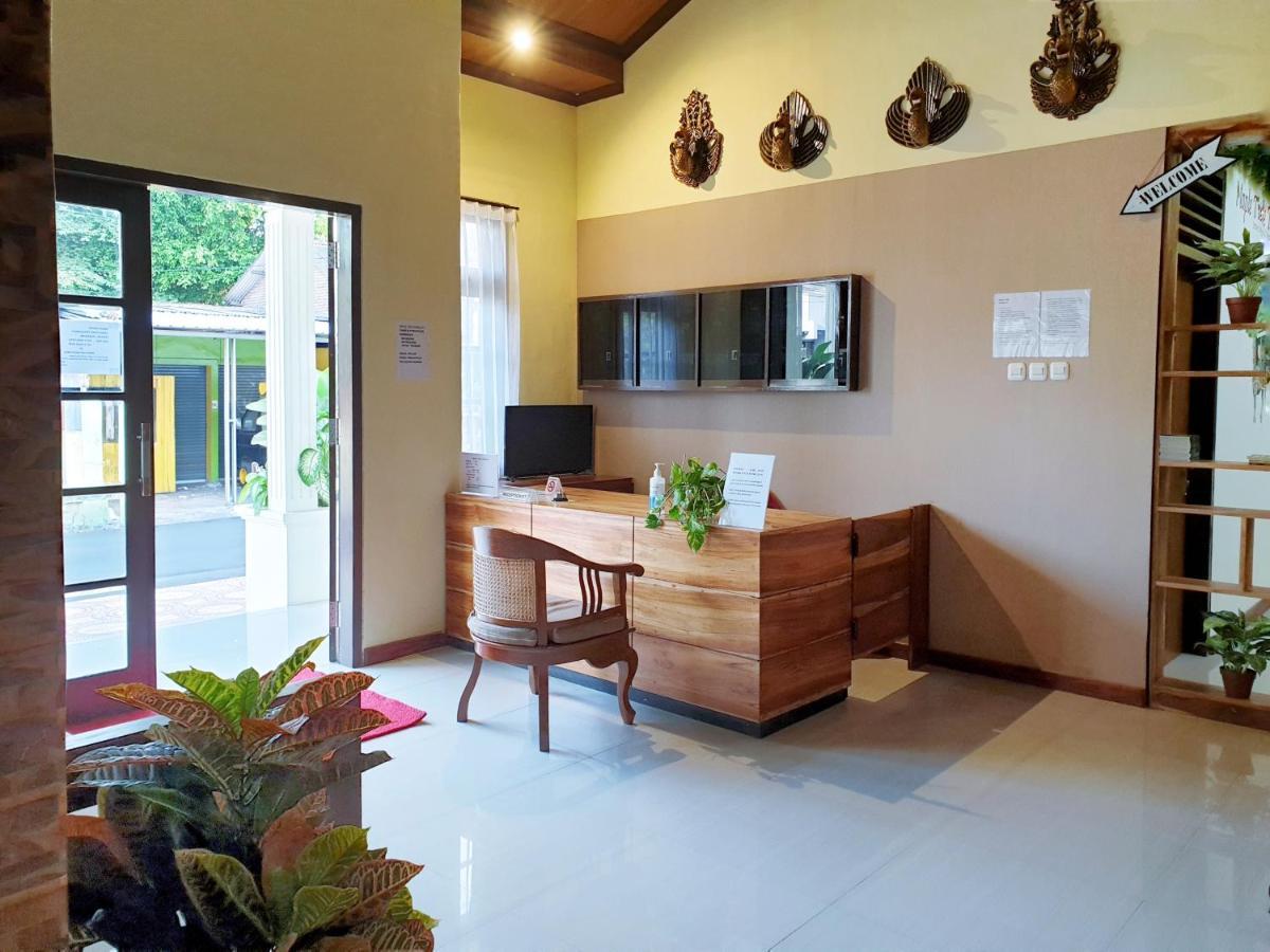 Maple Tree Homestay Maguwo Exterior photo