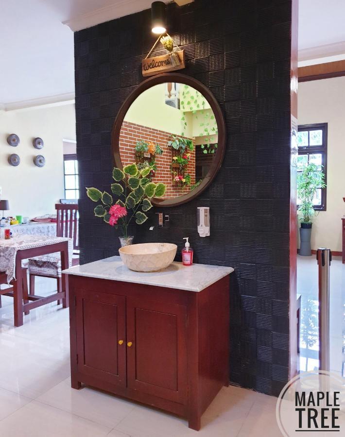 Maple Tree Homestay Maguwo Exterior photo