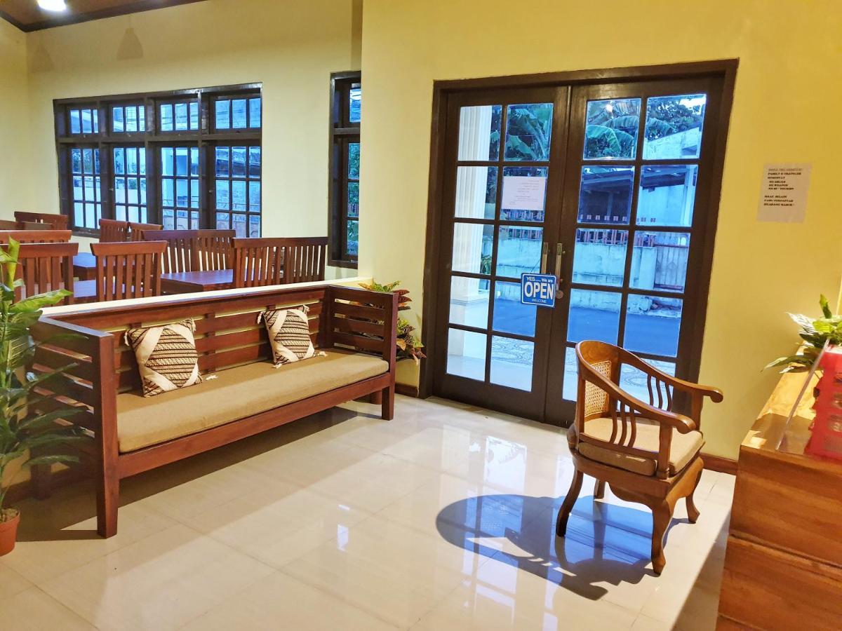 Maple Tree Homestay Maguwo Exterior photo